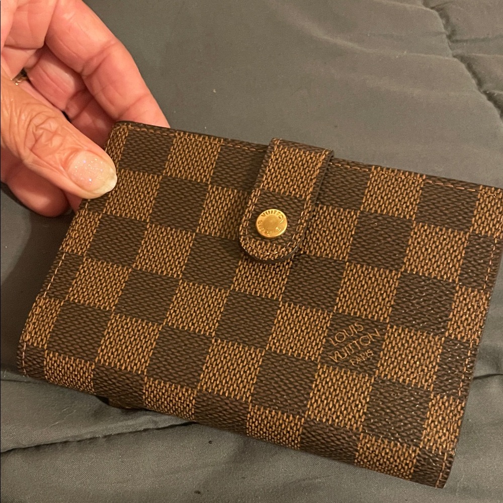 Brown wallet - Picture 3 of 8